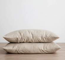 Load image into Gallery viewer, Cultiver Set of 2 Linen Pillowcases - Natural
